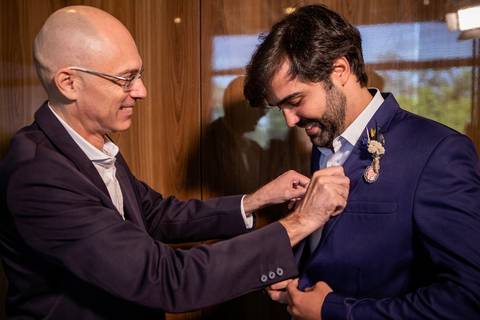 Inspiração e ideias criativas de fotos fotográfico de Making Of do noivo no Coco Bambu - Alphaville'