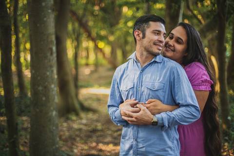 Inspiração e ideias criativas ensaio fotográfico pré casamento pré wedding de casal no Parque Villa Lobos - SP'