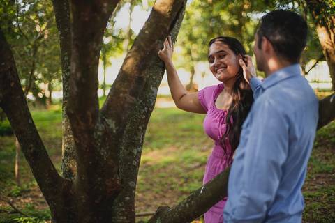 Inspiração e ideias criativas ensaio fotográfico pré casamento pré wedding de casal no Parque Villa Lobos - SP'