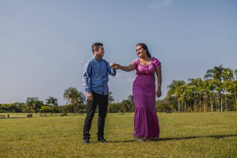 Inspiração e ideias criativas ensaio fotográfico pré casamento pré wedding de casal no Parque Villa Lobos - SP'