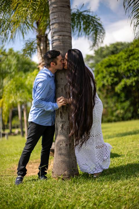 Inspiração e ideias criativas ensaio fotográfico pré casamento pré wedding de casal no Parque Villa Lobos - SP'