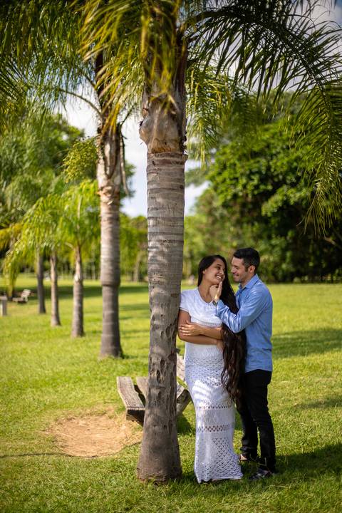 Inspiração e ideias criativas ensaio fotográfico pré casamento pré wedding de casal no Parque Villa Lobos - SP'