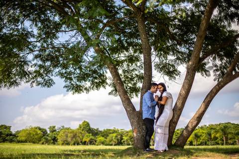 Inspiração e ideias criativas ensaio fotográfico pré casamento pré wedding de casal no Parque Villa Lobos - SP'