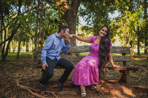 Inspiração e ideias criativas ensaio fotográfico pré casamento pré wedding de casal no Parque Villa Lobos - SP'