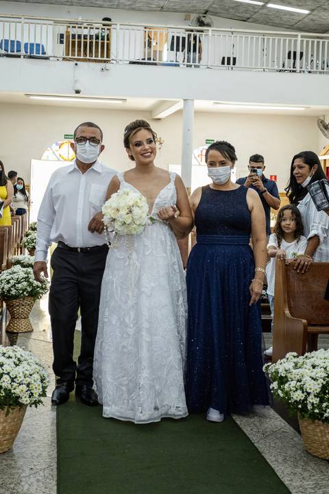 Inspiração e ideias criativas de fotos fotográfico de casamento na igreja Paroquia Santa Cruz - SP'