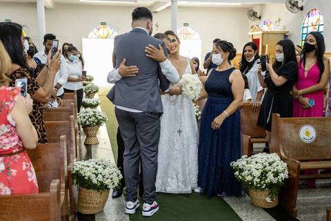 Inspiração e ideias criativas de fotos fotográfico de casamento na igreja Paroquia Santa Cruz - SP'