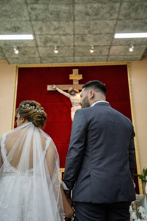 Inspiração e ideias criativas de fotos fotográfico de casamento na igreja Paroquia Santa Cruz - SP'