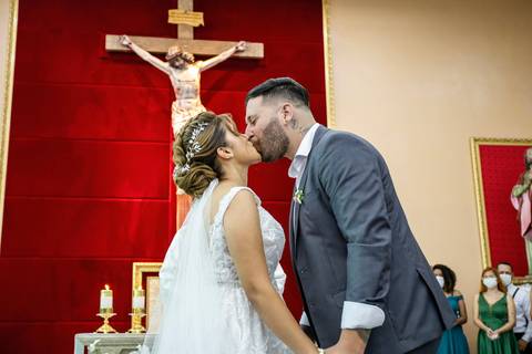 Inspiração e ideias criativas de fotos fotográfico de casamento na igreja Paroquia Santa Cruz - SP'
