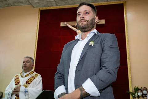 Inspiração e ideias criativas de fotos fotográfico de casamento na igreja Paroquia Santa Cruz - SP'