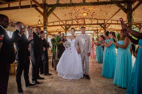 Inspiração e ideias criativas de fotos fotográfico de casamento no Espaço Aloha - Mogi - SP'