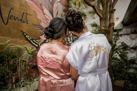 Inspiração e ideias criativas de fotos fotográfico de Making Of da noiva no Studio Lívia Venditi - SP'