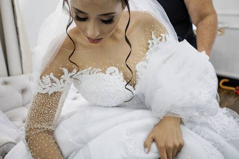 Inspiração e ideias criativas de fotos fotográfico de Making Of da noiva no Studio Lívia Venditi - SP'