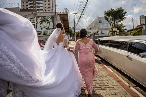 Inspiração e ideias criativas de fotos fotográfico de Making Of da noiva no Studio Lívia Venditi - SP'
