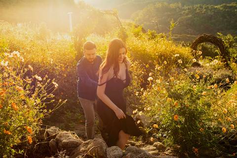 Inspiração e ideias criativas ensaio fotográfico pré casamento pré wedding de casal no Sítio das Borboletas - SP'