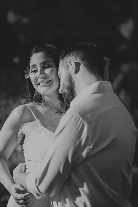 Inspiração e ideias criativas ensaio fotográfico pré casamento pré wedding de casal no Sítio das Borboletas - SP'