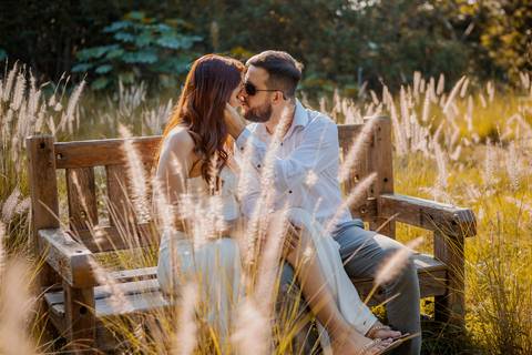 Inspiração e ideias criativas ensaio fotográfico pré casamento pré wedding de casal no Sítio das Borboletas - SP'
