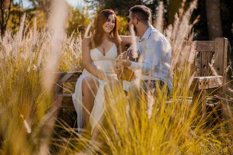 Inspiração e ideias criativas ensaio fotográfico pré casamento pré wedding de casal no Sítio das Borboletas - SP'