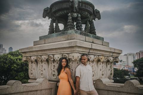 Inspiração e ideias criativas ensaio fotográfico pré casamento pré wedding de casal no Parque da Independência - SP'