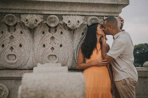 Inspiração e ideias criativas ensaio fotográfico pré casamento pré wedding de casal no Parque da Independência - SP'