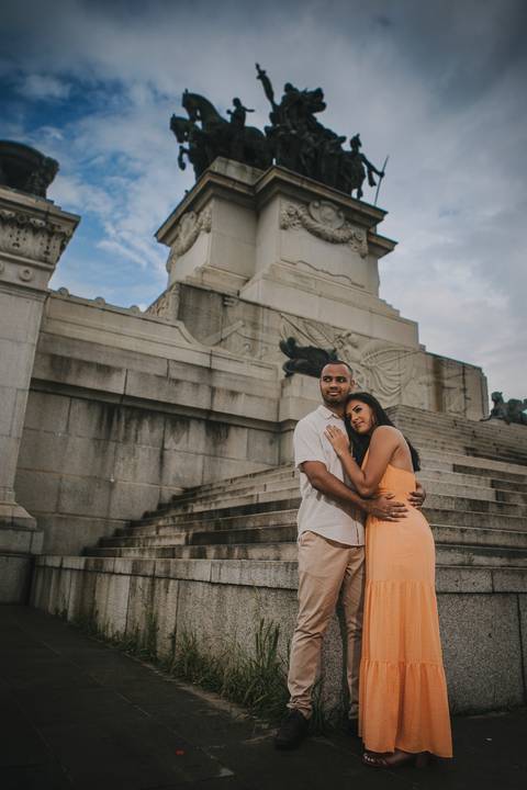 Inspiração e ideias criativas ensaio fotográfico pré casamento pré wedding de casal no Parque da Independência - SP'