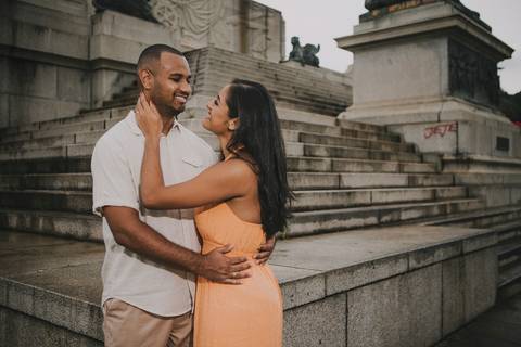 Inspiração e ideias criativas ensaio fotográfico pré casamento pré wedding de casal no Parque da Independência - SP'