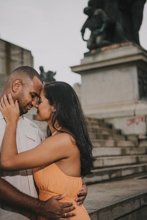 Inspiração e ideias criativas ensaio fotográfico pré casamento pré wedding de casal no Parque da Independência - SP'