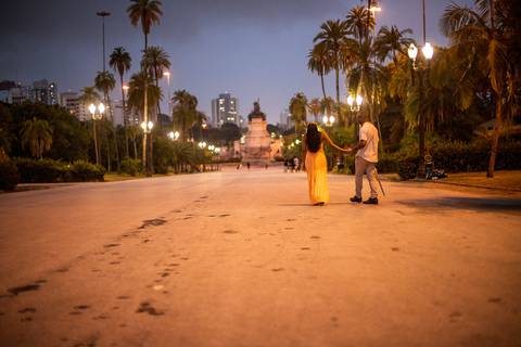 Inspiração e ideias criativas ensaio fotográfico pré casamento pré wedding de casal no Parque da Independência - SP'