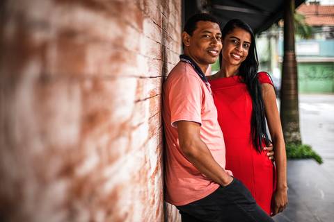 Inspiração e ideias criativas ensaio fotográfico pré casamento pré wedding de casal na Avenida Brigadeiro Faria Lima - SP'