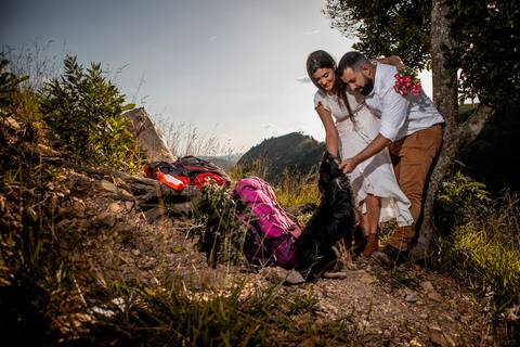 Inspiração e ideias criativas ensaio fotográfico pré casamento pré wedding de casal no Morro do Saboó - São Roque'