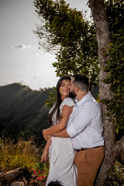 Inspiração e ideias criativas ensaio fotográfico pré casamento pré wedding de casal no Morro do Saboó - São Roque'