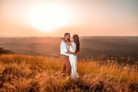 Inspiração e ideias criativas ensaio fotográfico pré casamento pré wedding de casal no Morro do Saboó - São Roque'