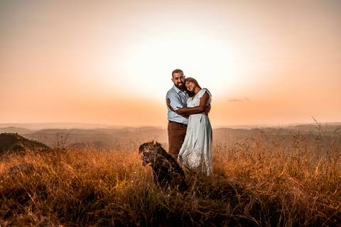 Inspiração e ideias criativas ensaio fotográfico pré casamento pré wedding de casal no Morro do Saboó - São Roque'