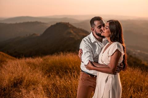Inspiração e ideias criativas ensaio fotográfico pré casamento pré wedding de casal no Morro do Saboó - São Roque'
