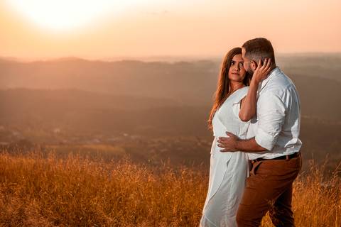 Inspiração e ideias criativas ensaio fotográfico pré casamento pré wedding de casal no Morro do Saboó - São Roque'
