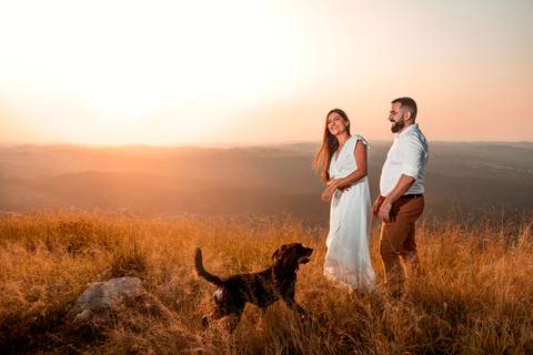 Inspiração e ideias criativas ensaio fotográfico pré casamento pré wedding de casal no Morro do Saboó - São Roque'
