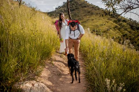 Inspiração e ideias criativas ensaio fotográfico pré casamento pré wedding de casal no Morro do Saboó - São Roque'