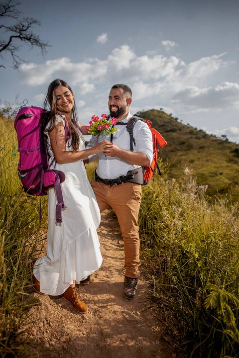 Inspiração e ideias criativas ensaio fotográfico pré casamento pré wedding de casal no Morro do Saboó - São Roque'