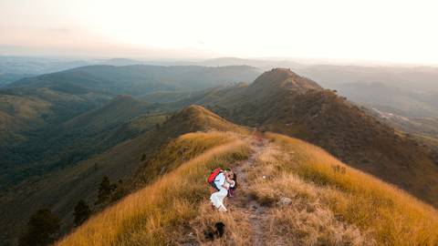 Inspiração e ideias criativas ensaio fotográfico pré casamento pré wedding de casal no Morro do Saboó - São Roque'