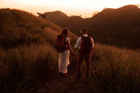 Inspiração e ideias criativas ensaio fotográfico pré casamento pré wedding de casal no Morro do Saboó - São Roque'