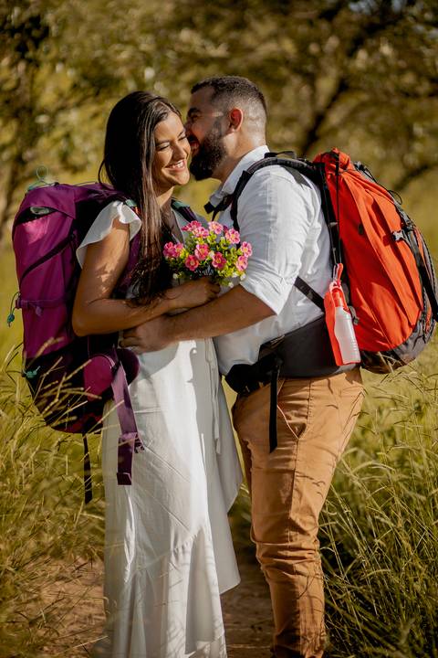 Inspiração e ideias criativas ensaio fotográfico pré casamento pré wedding de casal no Morro do Saboó - São Roque'