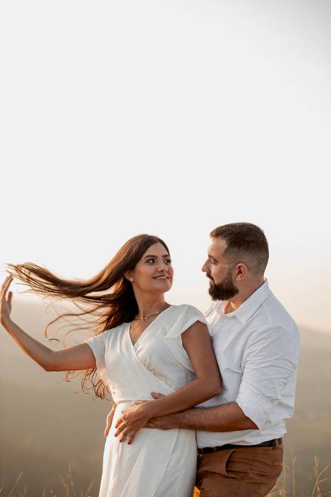 Inspiração e ideias criativas ensaio fotográfico pré casamento pré wedding de casal no Morro do Saboó - São Roque'
