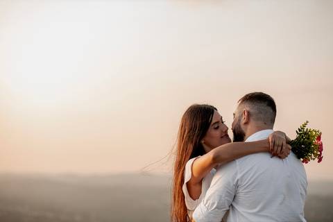 Inspiração e ideias criativas ensaio fotográfico pré casamento pré wedding de casal no Morro do Saboó - São Roque'