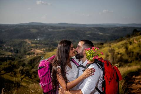 Inspiração e ideias criativas ensaio fotográfico pré casamento pré wedding de casal no Morro do Saboó - São Roque'