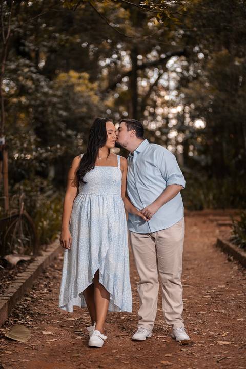 Inspiração e ideias criativas ensaio fotográfico pré casamento pré wedding de casal no Parque da Independência - Ipiranga - SP'