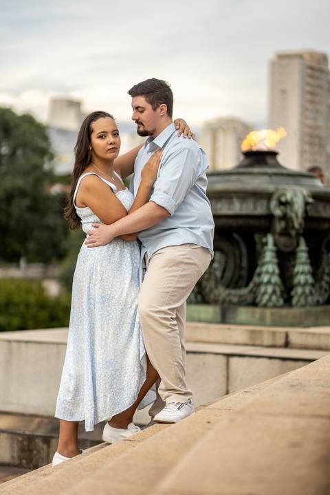 Inspiração e ideias criativas ensaio fotográfico pré casamento pré wedding de casal no Parque da Independência - Ipiranga - SP'