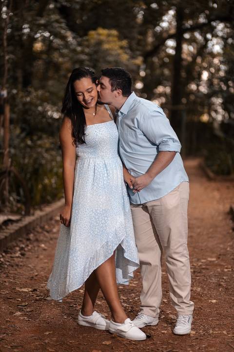 Inspiração e ideias criativas ensaio fotográfico pré casamento pré wedding de casal no Parque da Independência - Ipiranga - SP'