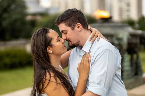 Inspiração e ideias criativas ensaio fotográfico pré casamento pré wedding de casal no Parque da Independência - Ipiranga - SP'