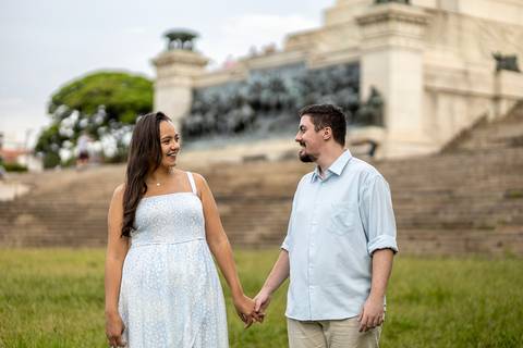 Inspiração e ideias criativas ensaio fotográfico pré casamento pré wedding de casal no Parque da Independência - Ipiranga - SP'