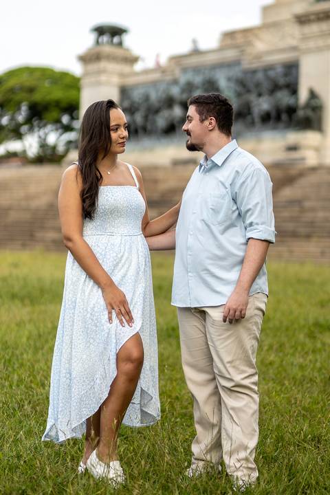 Inspiração e ideias criativas ensaio fotográfico pré casamento pré wedding de casal no Parque da Independência - Ipiranga - SP'