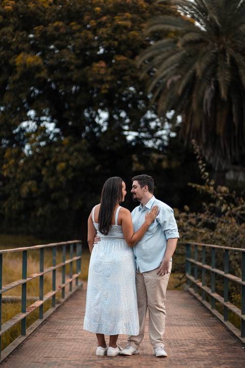 Inspiração e ideias criativas ensaio fotográfico pré casamento pré wedding de casal no Parque da Independência - Ipiranga - SP'